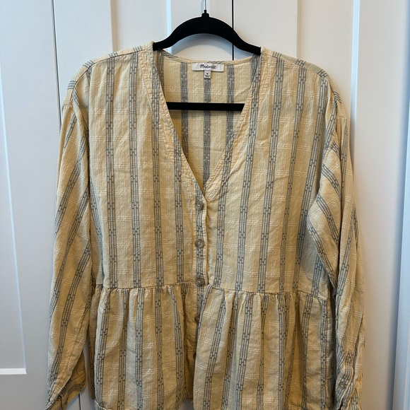 Madewell Button-Front Peplum Top in Dobby Jacquard, Pale Yellow. - Picture 2 of 4
